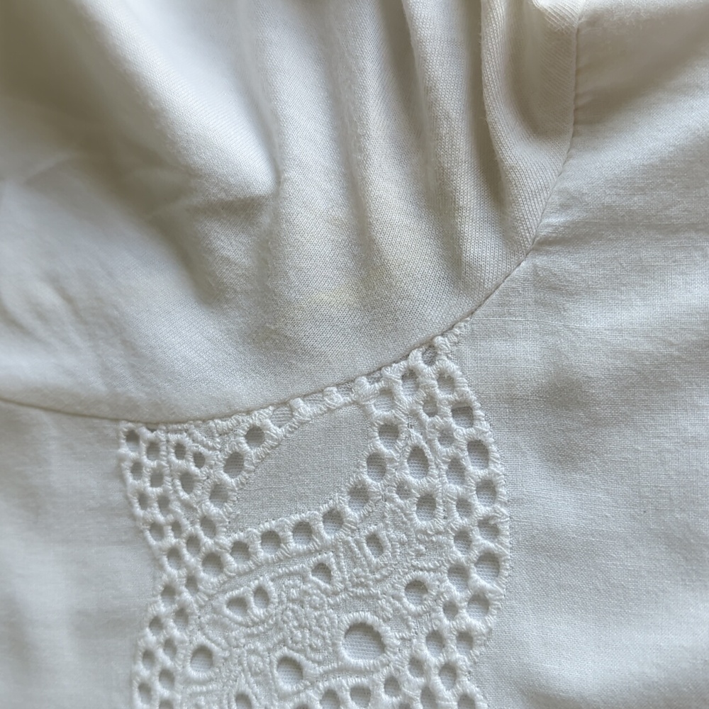 Gap Lace Eyelet Front Top - Picture 13 of 17